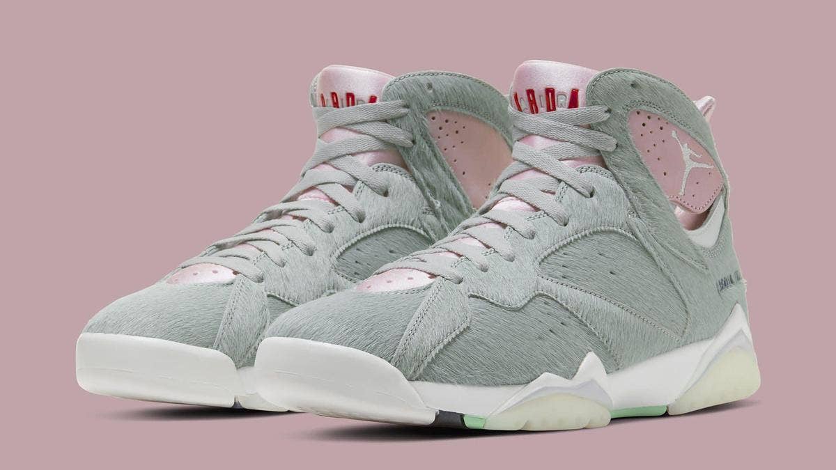 A new version of the classic 'Hare' Air Jordan 7 is expected to release sometime in Apr. 2020. Click here for a first look and early release info.