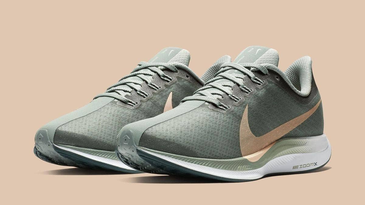 The latest colorway of the Nike Zoom Pegasus Turbo that will be hitting retailers is a women's exclusive pair that covers the ZoomX-cushioned runner with mica green and gold accents. 
