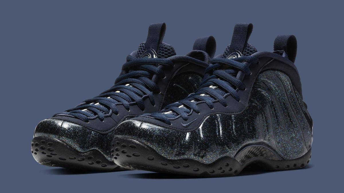 A brand new colorway of the Nike Air Foamposite One has surfaced. The women's exclusive 'Obsidian' color scheme features a glittery upper and tan accents.