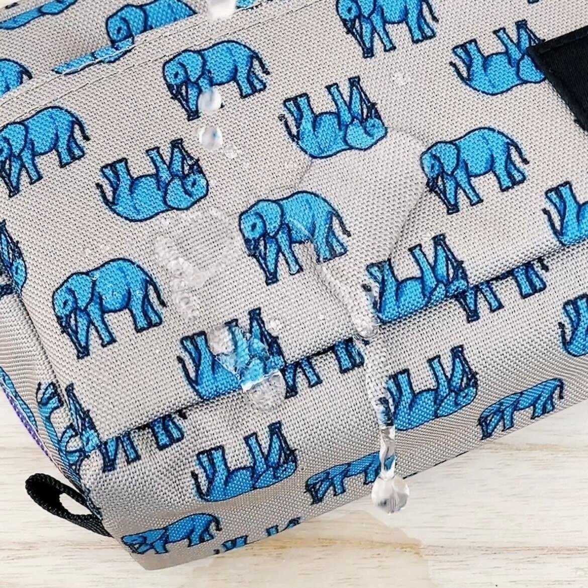 niko and…(ニコアンド)のオススメの雑貨「【KiU(キウ)】コラボアニマルポーチL」