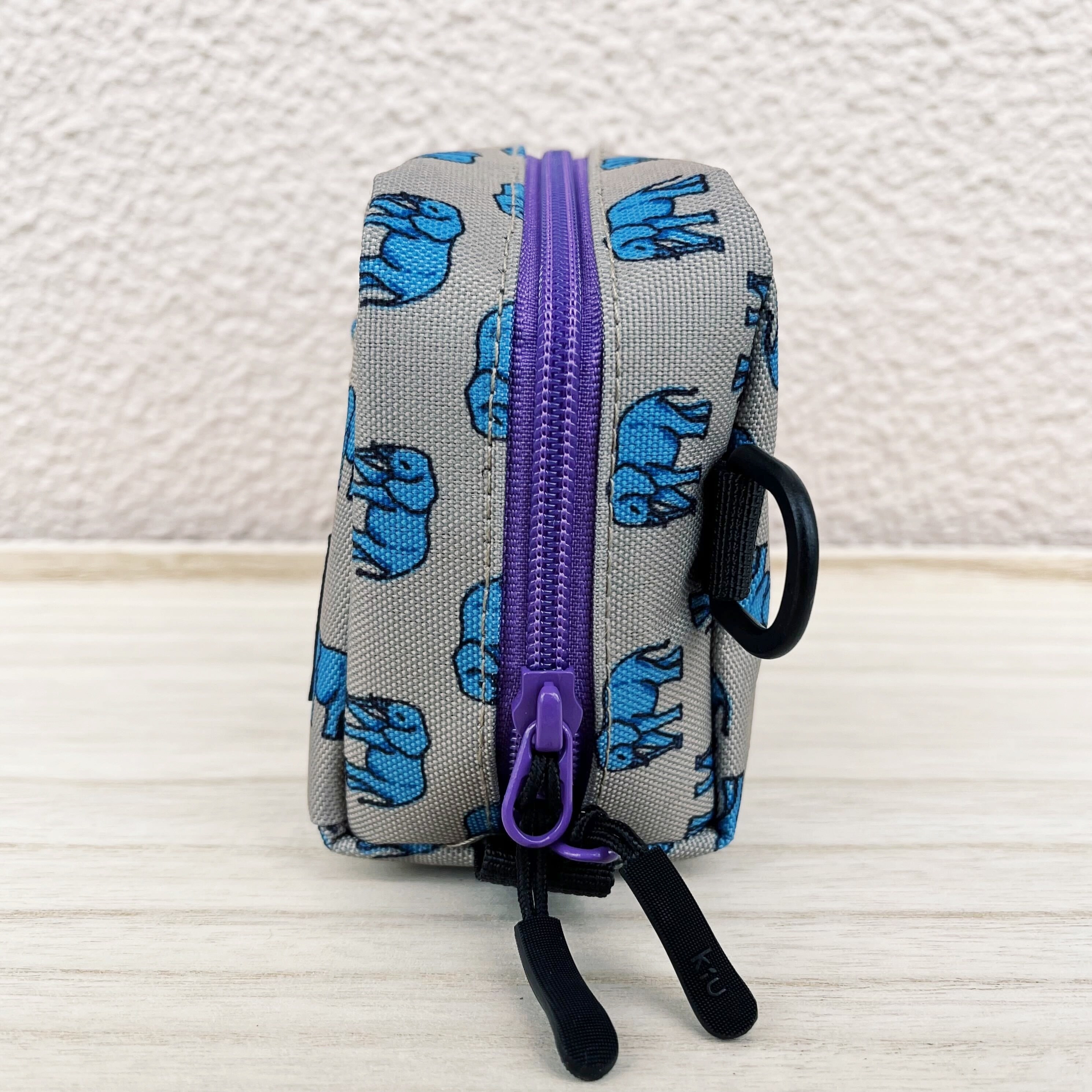 niko and…(ニコアンド)のオススメの雑貨「【KiU(キウ)】コラボアニマルポーチL」