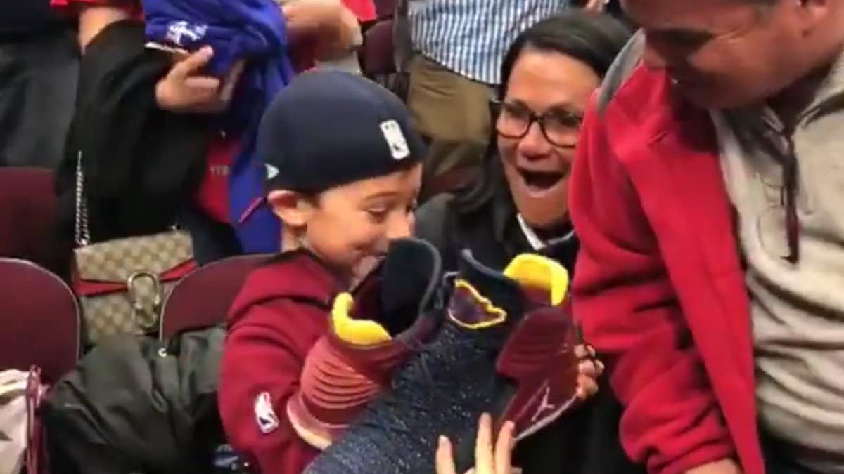Cleveland Cavaliers veteran Jeff Green gives his Air Jordan PE sneakers to a young fan. See the heartwarming clip here.