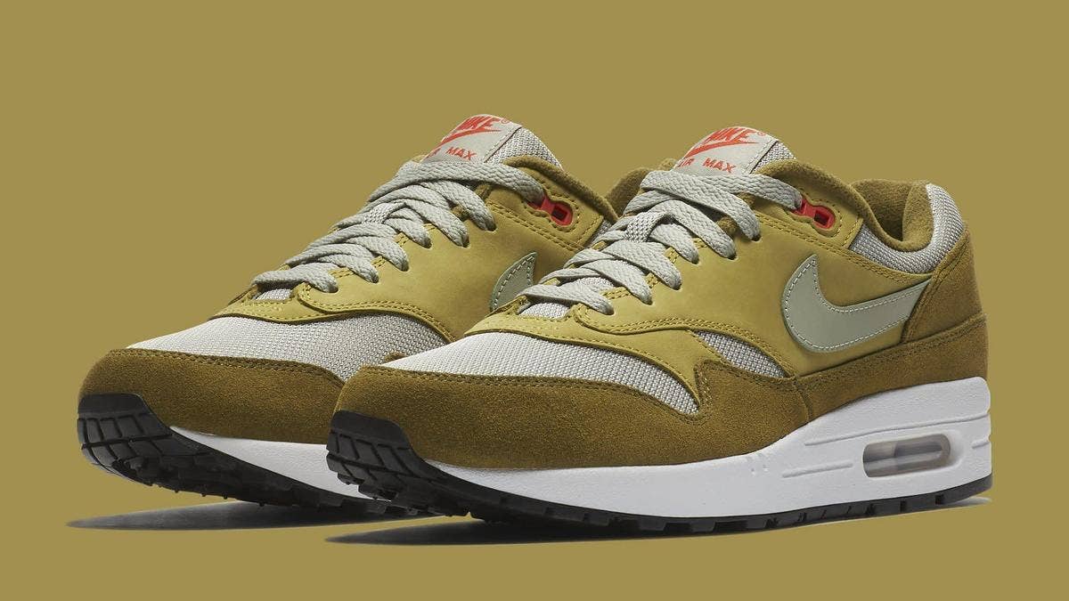 Release information for the 'Green Curry' and 'Red Curry' Atmos x Nike Air Max 1. 