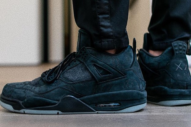 Kaws store jordan black