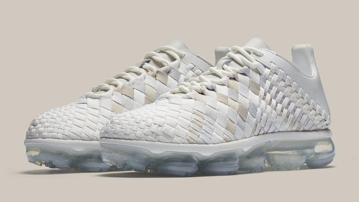 Official release information for the 'Summit White/Glacier Blue' and 'Midnight Navy/Metallic Silver' Nike Air VaporMax Inneva.