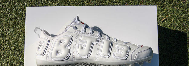 Nike sales uptempo cleats