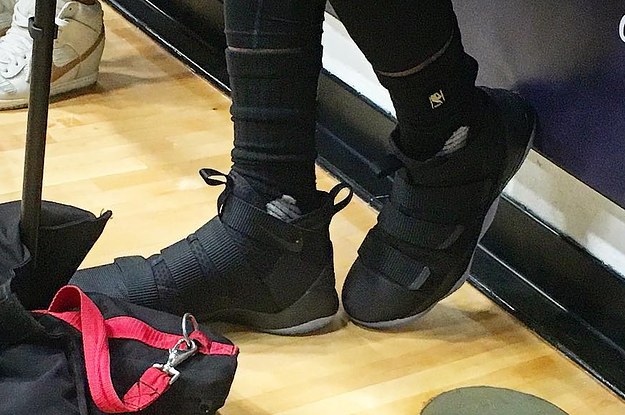 Lebron james shop soldier 11 black