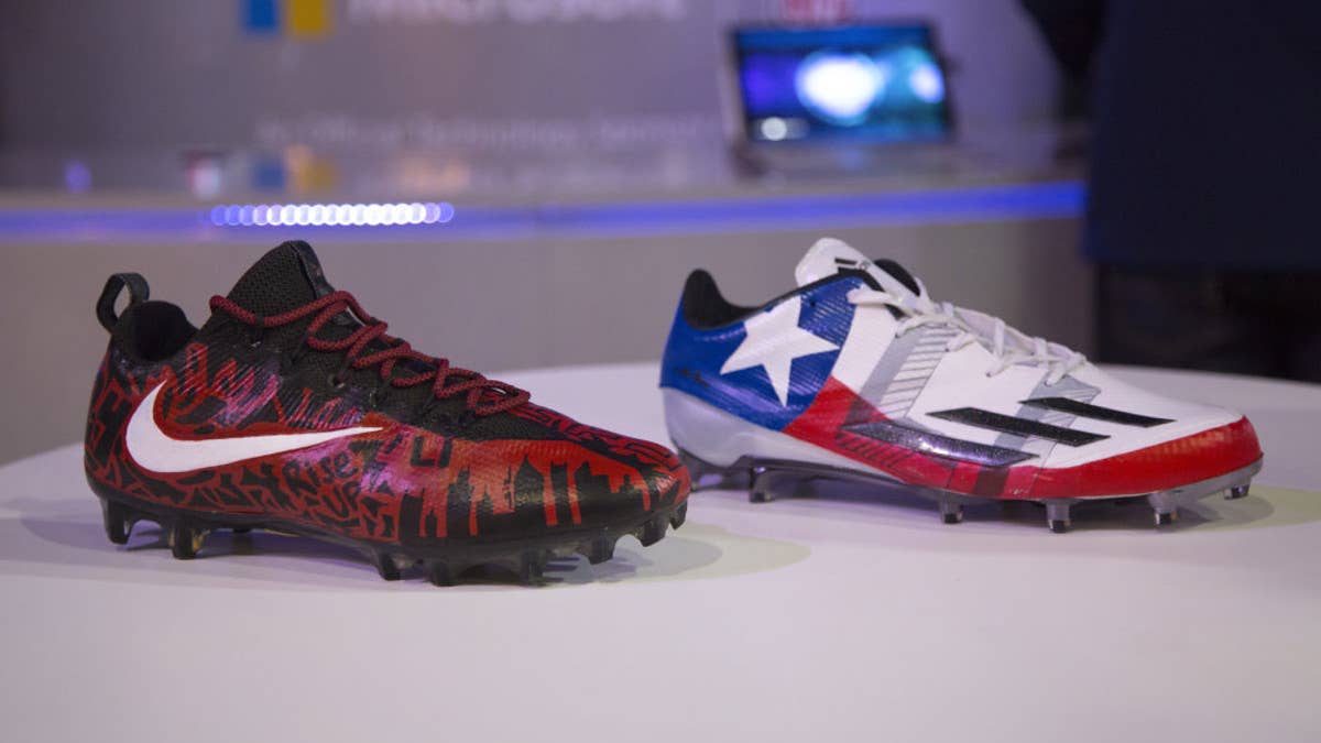 Microsoft provides tools allowing fans to customize cleats for Super Bowl LI.