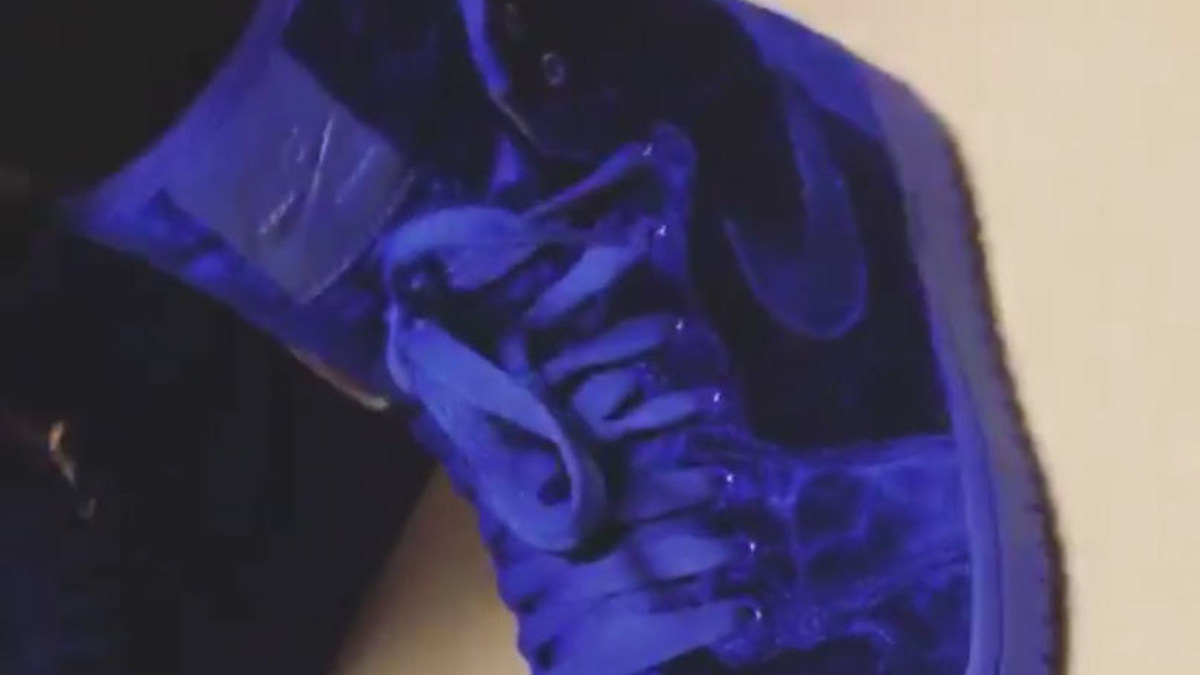 Blue 2025 velvet jordans