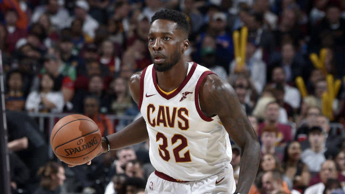 In his first regular season game as a member of the Cleveland Cavaliers, Jeff Green laced up a team-inspired colorway of the Air Jordan 32.