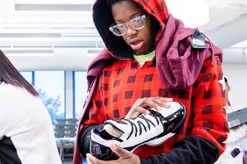 LeBron James I Promise School Sneakers (2)