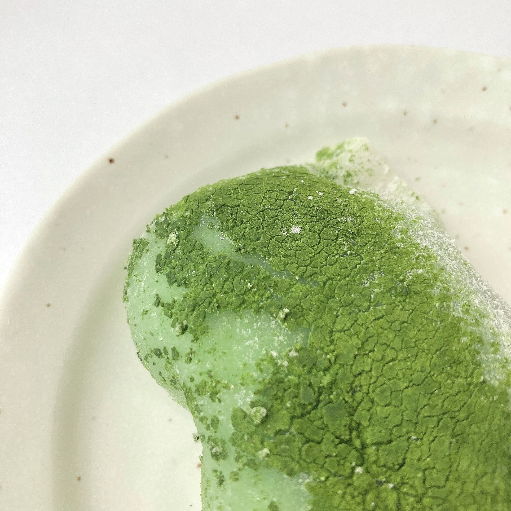 LAWSON(ローソン)のオススメのスイーツ「Uchi Café×森半 お抹茶つつみ」