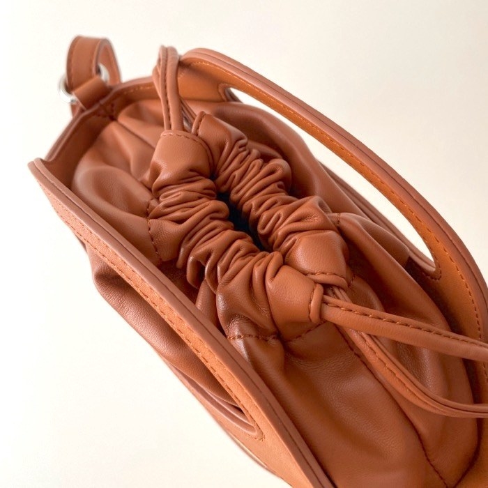 GU（ジーユー）のおすすめバッグ「ザツザイミニショルダーバッグ」