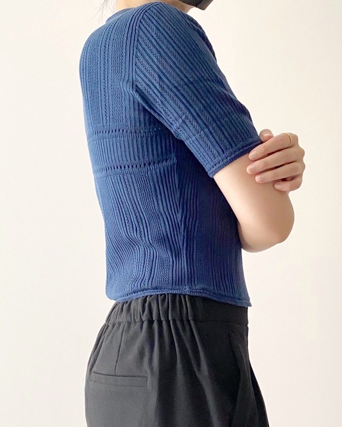UNIQLO（ユニクロ）のオススメのトップス「3Dメッシュセーター（5分袖）」