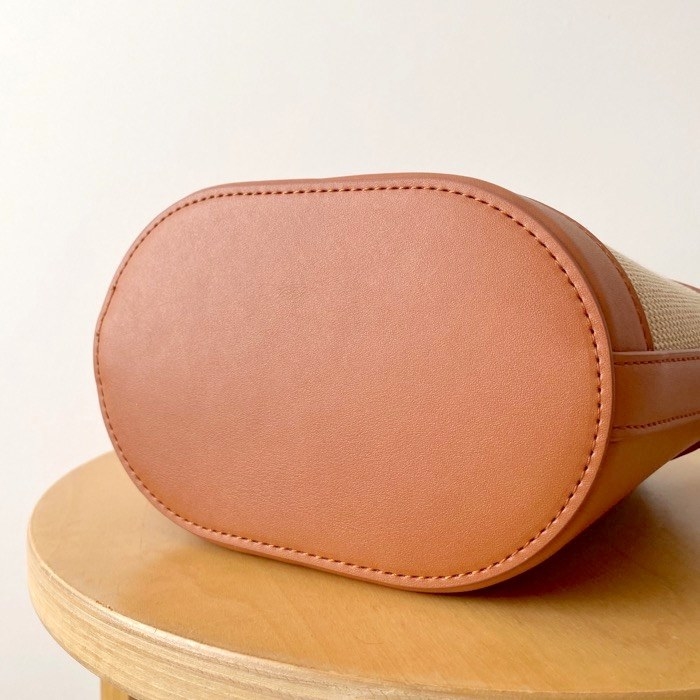 GU（ジーユー）のおすすめバッグ「ザツザイミニショルダーバッグ」