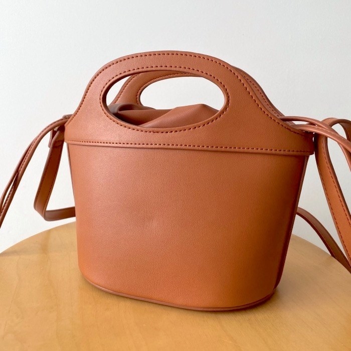 GU（ジーユー）のおすすめバッグ「ザツザイミニショルダーバッグ」