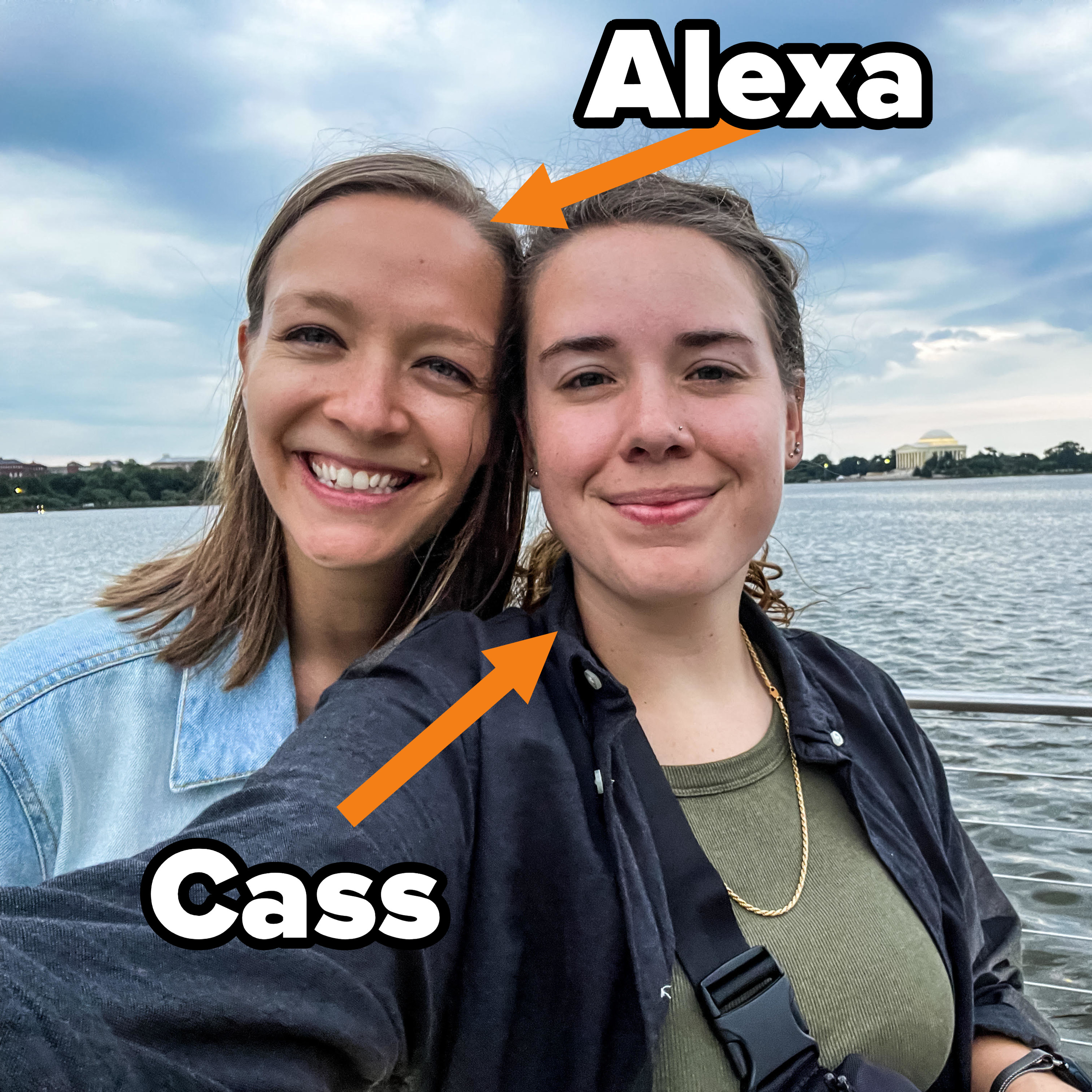 Cass and Alexa of Twofemmegems taking a selfie