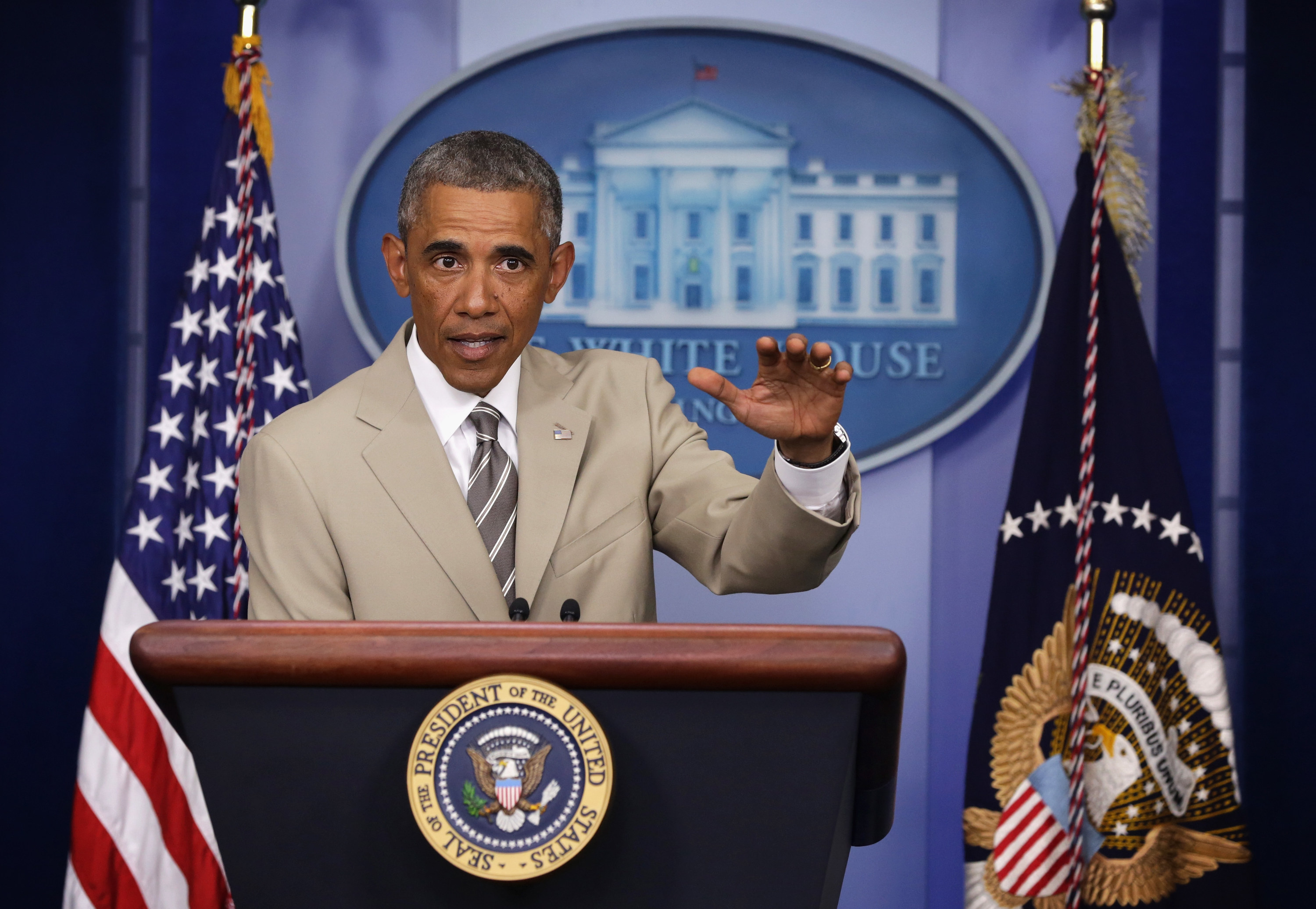 Obama wears a tan suit