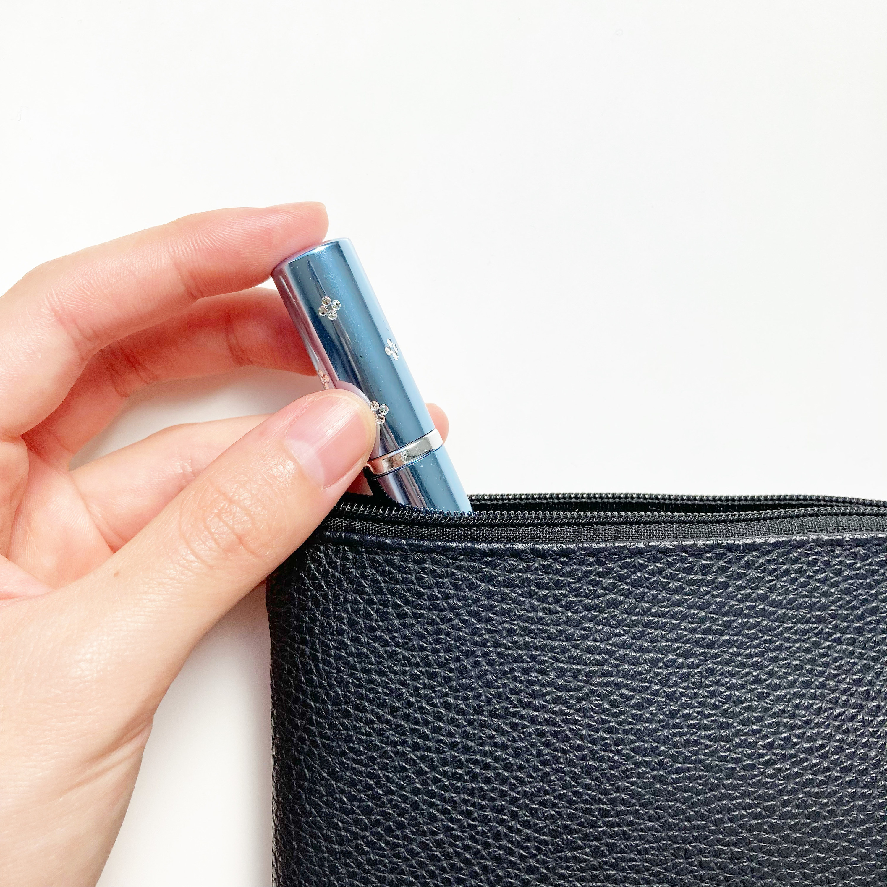 DAISO(ダイソー)の高見え便利アイテム「香水スプレー容器(フラワーストーン付、スリムタイプ、5ml)」