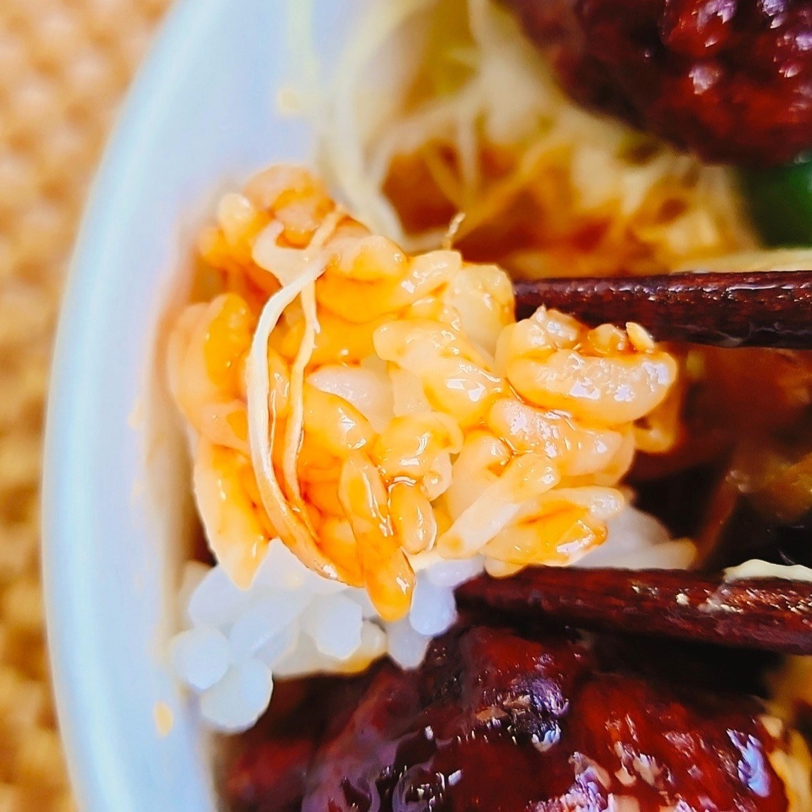 LAWSON(ローソン)のおすすめお弁当「鶏つくねと彩り野菜の甘酢たれ弁当」