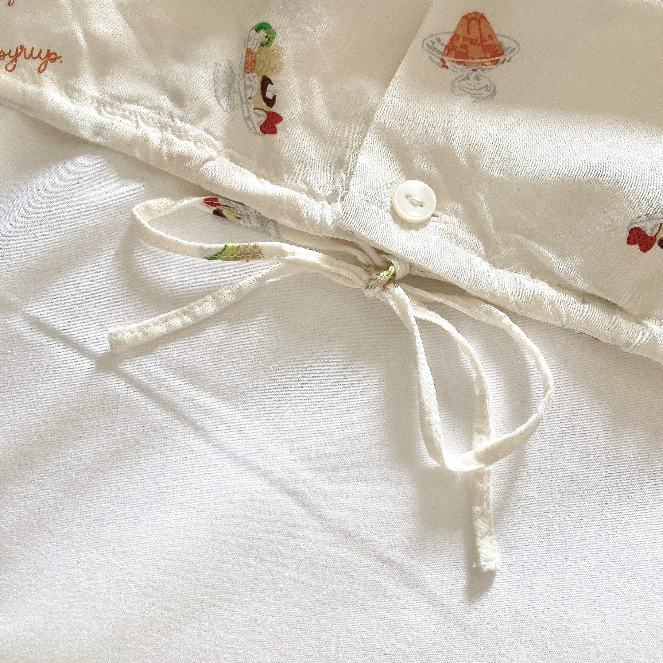 niko and…(ニコアンド)のオススメのシャツ「ケアイージーPOPカルチャーシャツ」