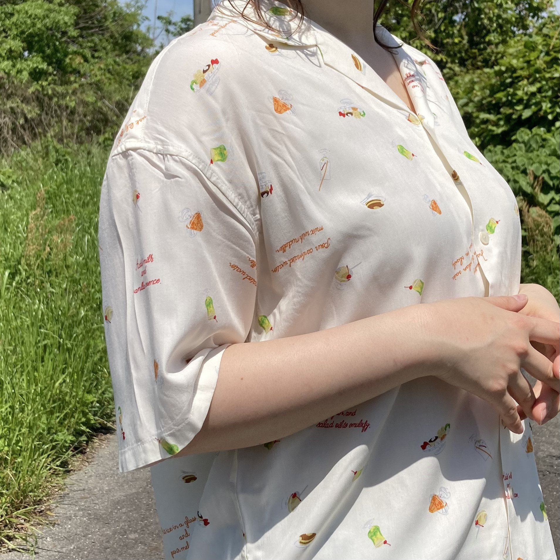 niko and…(ニコアンド)のオススメのシャツ「ケアイージーPOPカルチャーシャツ」