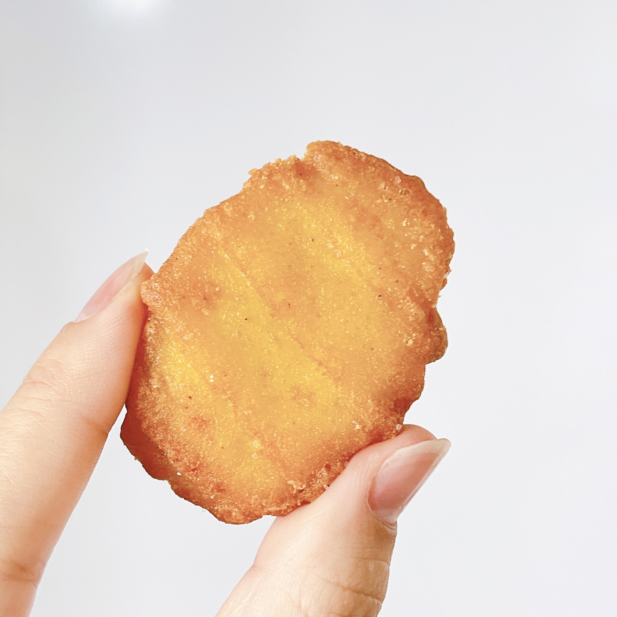 ミニストップのおすすめのホットスナック「バジル香るチーズチキン&チップス」