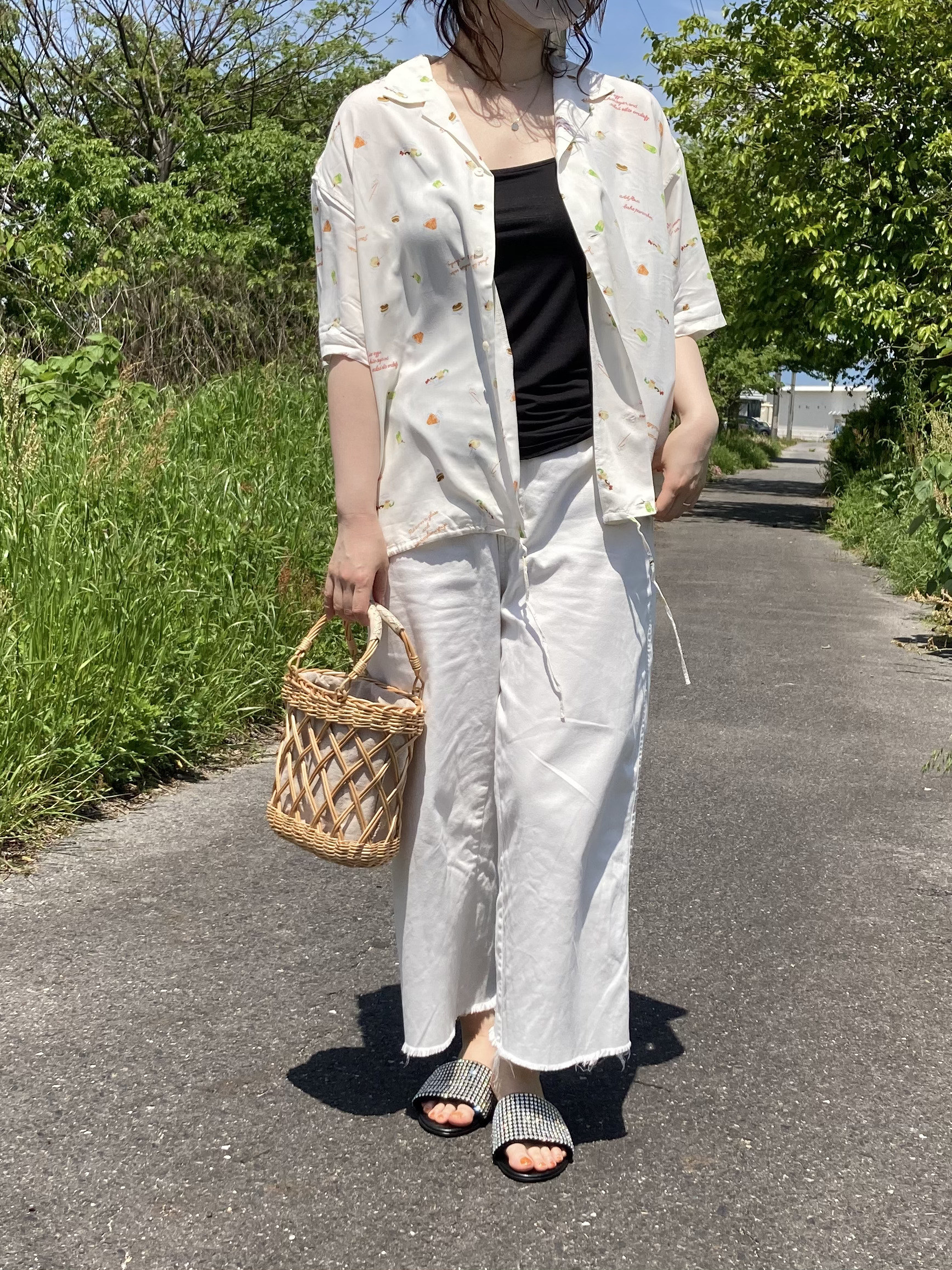 niko and…(ニコアンド)のオススメのシャツ「ケアイージーPOPカルチャーシャツ」