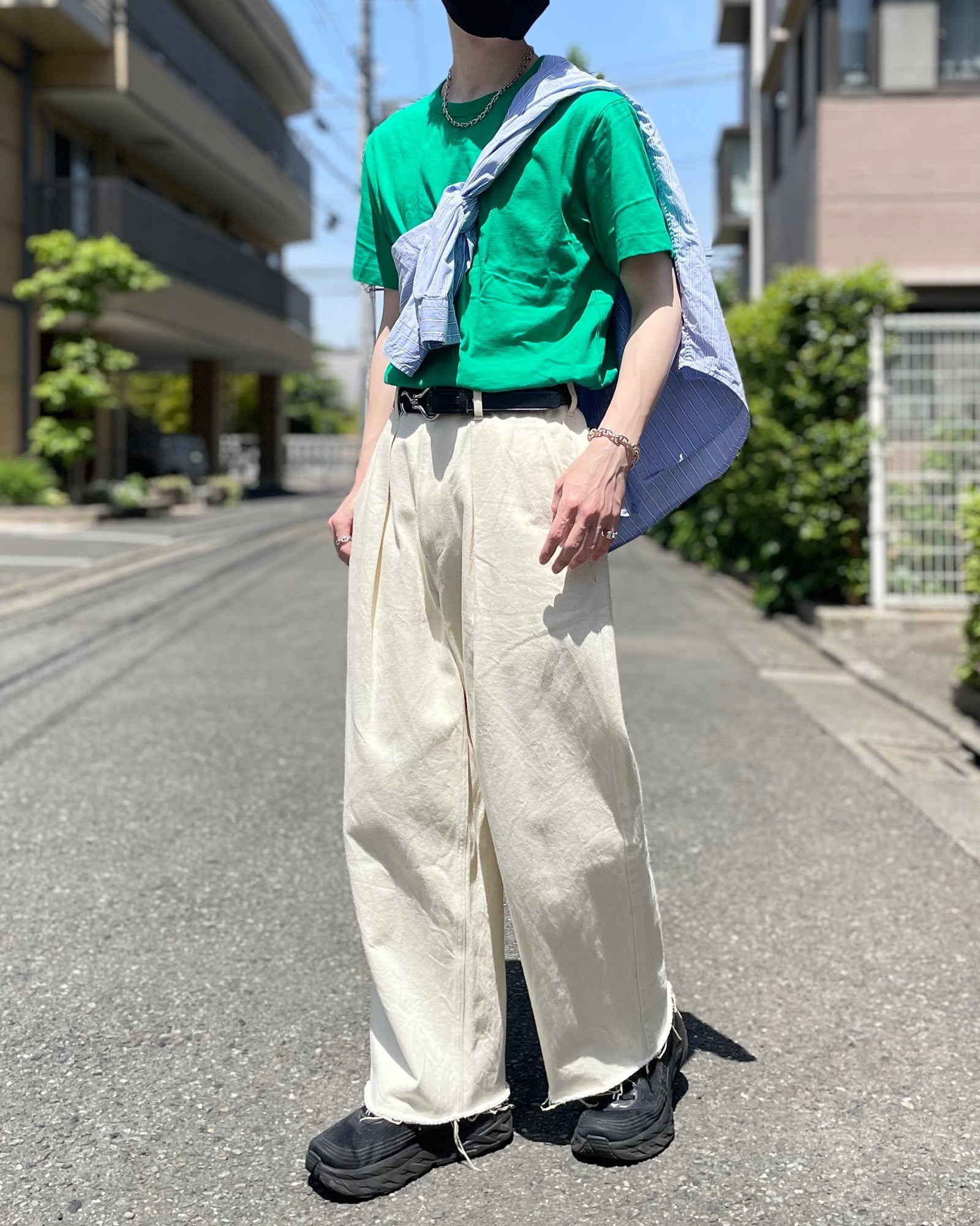 FamilyMart(ファミリーマート)のおすすめのアイテム「アウターTシャツ みどり」のコーディネート