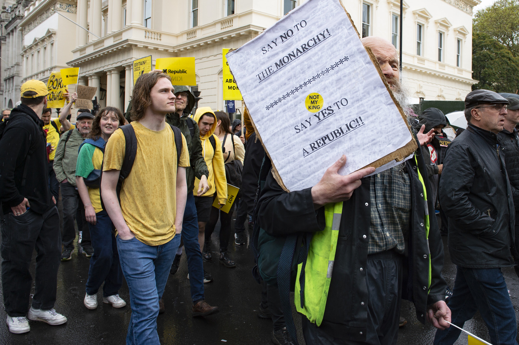 say no the monarchy, say yes to a republic