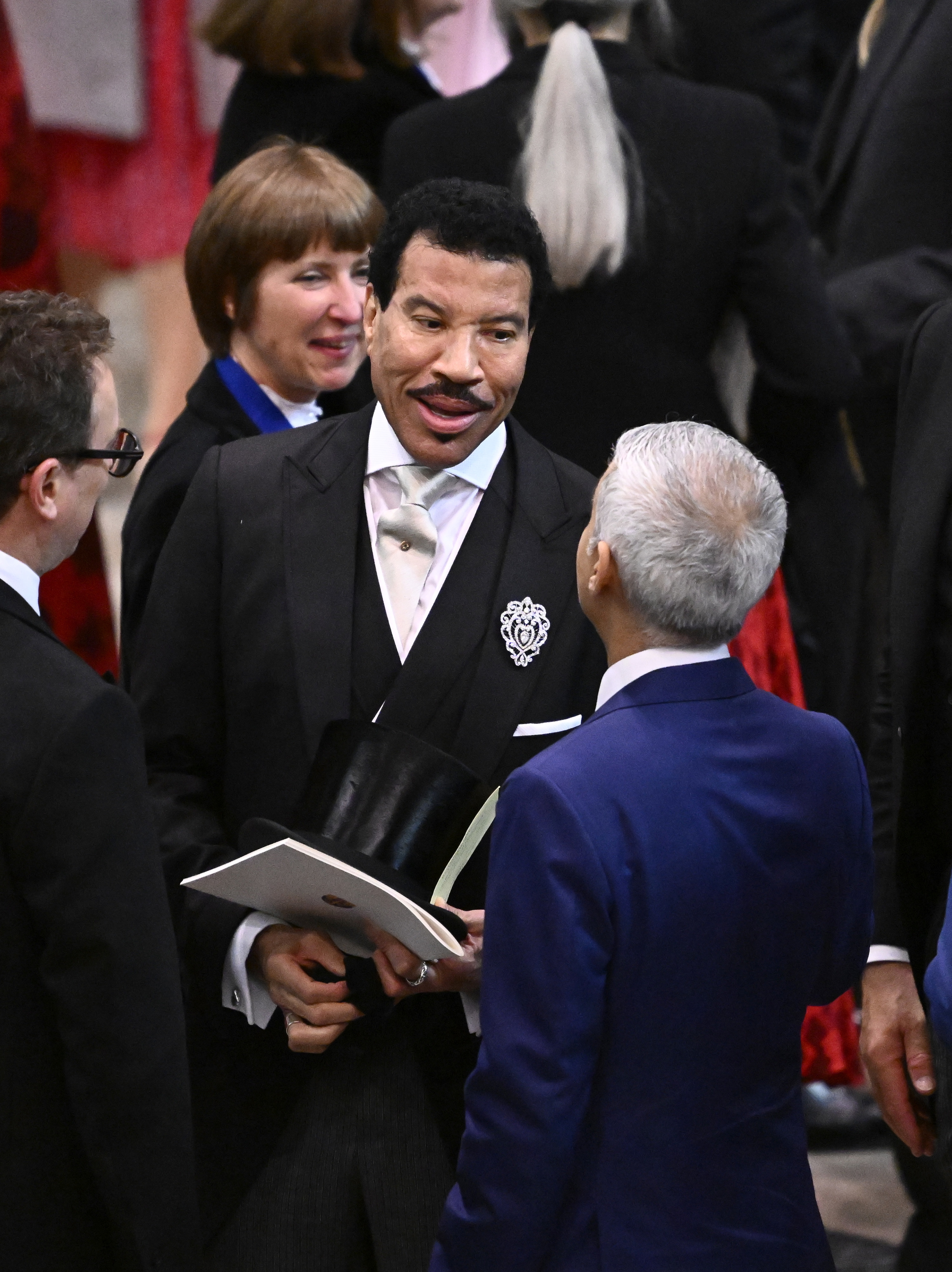 lionel richie in the crowd
