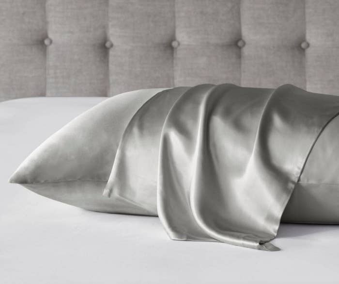 The pillow case in grey