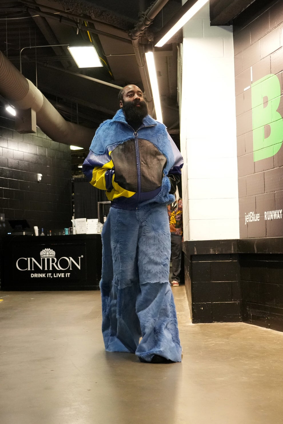 james harden outfit today｜TikTok Search