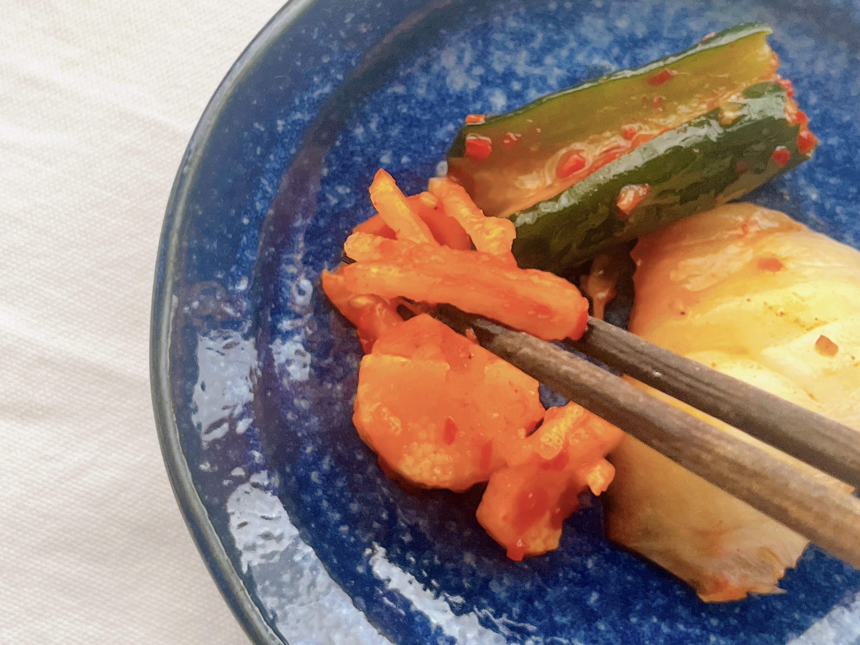 セブン-イレブンのオススメのおつまみ「シャキッと長芋入り 味わい3種キムチ」