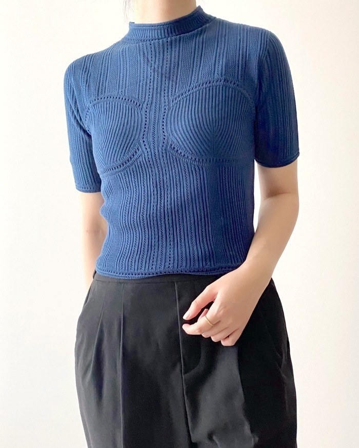 UNIQLO(ユニクロ)のオススメのトップス「3Dメッシュセーター(5分袖)」のコーディネート