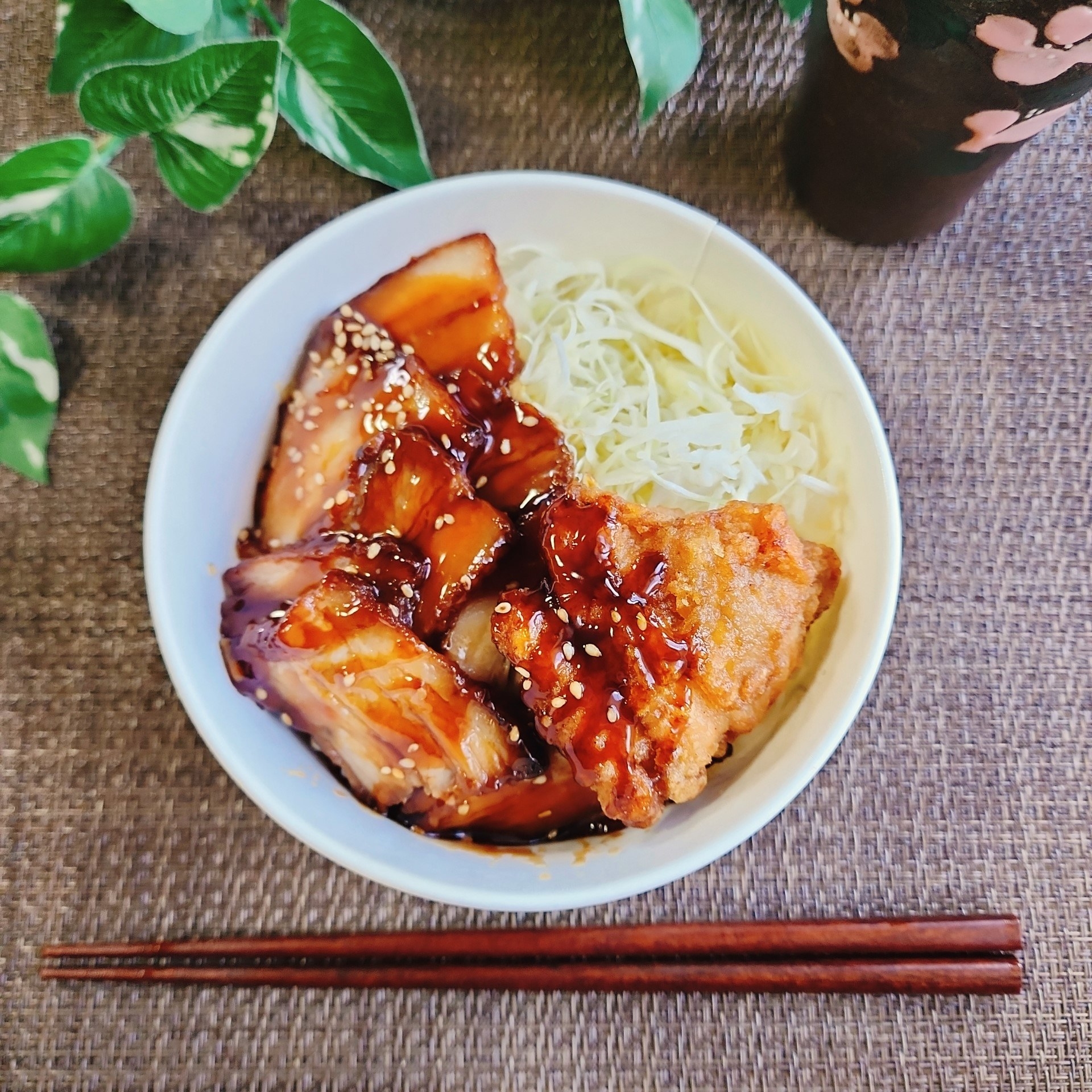 LAWSON（ローソン）のおすすめお弁当「てりやきソースの焼豚＆から揚げ丼」