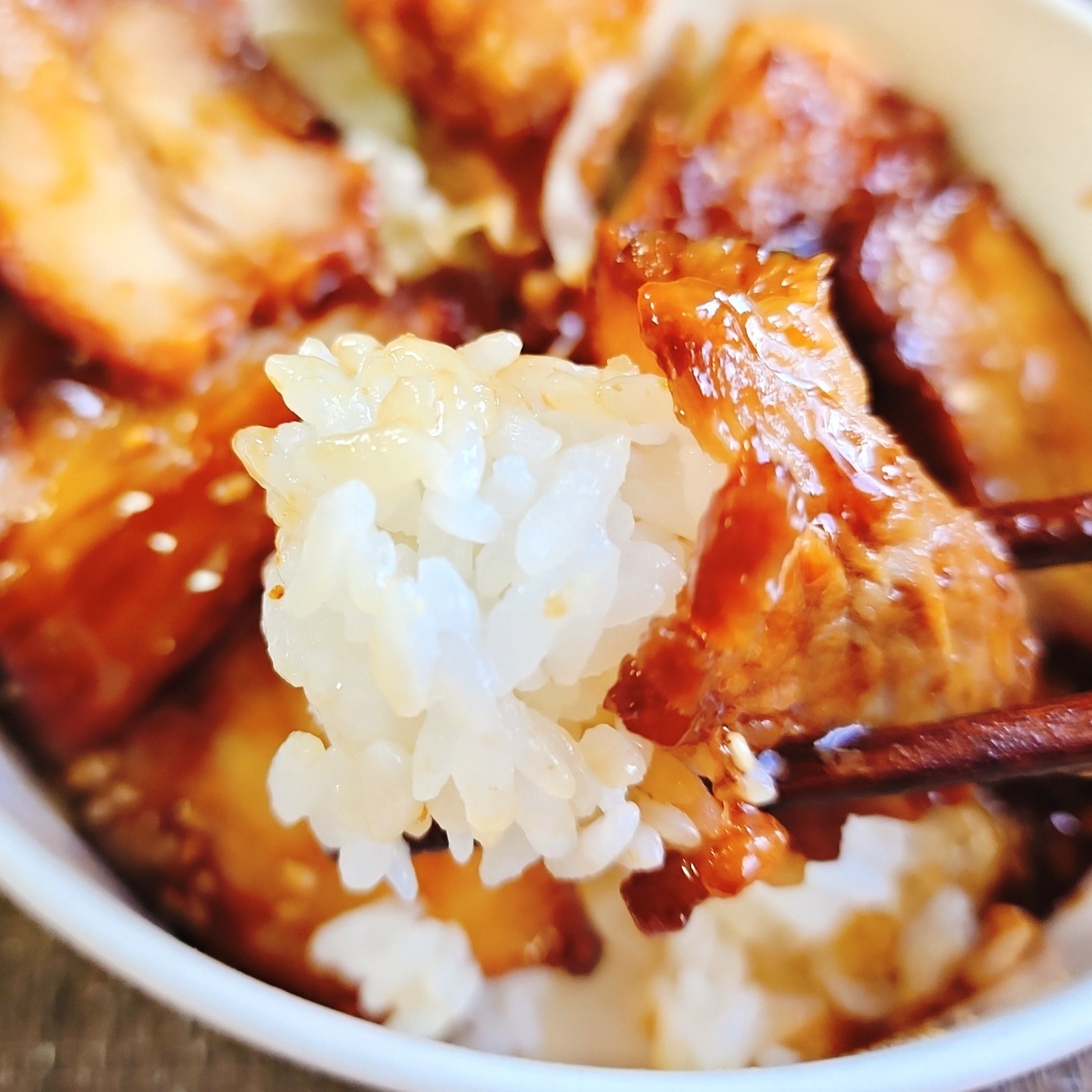LAWSON（ローソン）のおすすめお弁当「てりやきソースの焼豚＆から揚げ丼」