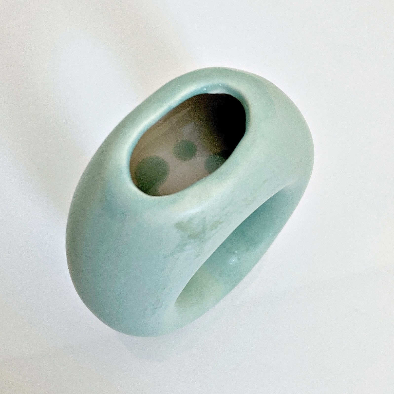 DAISO（ダイソー）のおすすめインテリア「フラワーベース（ブルー）」