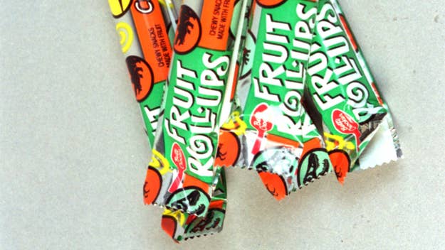 fruit roll ups pictured