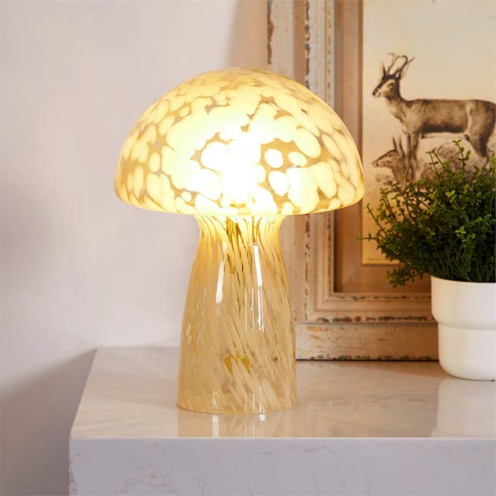 Yellow tortoise design glass mushroom lamp