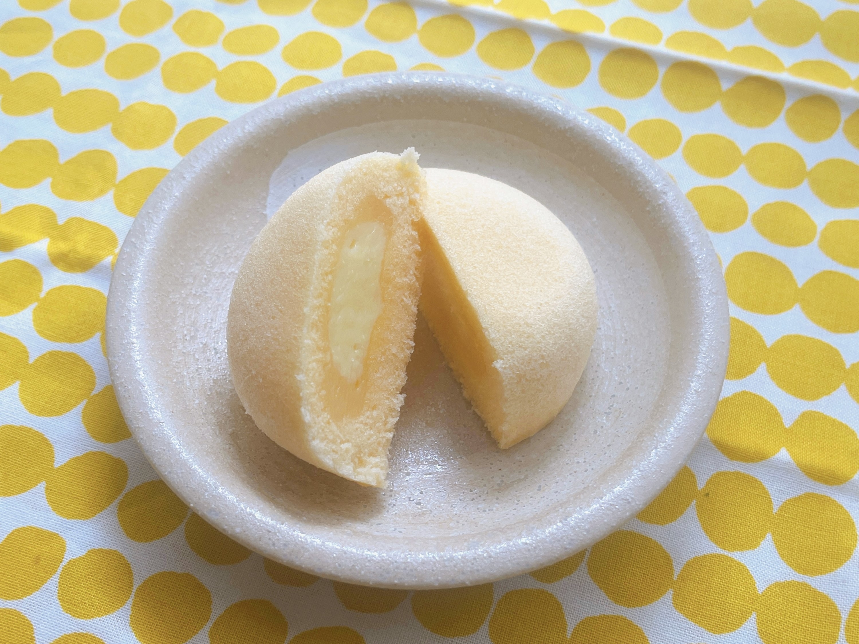 セブン-イレブンのオススメのスイーツ「7プレミアム レモンふわころ」