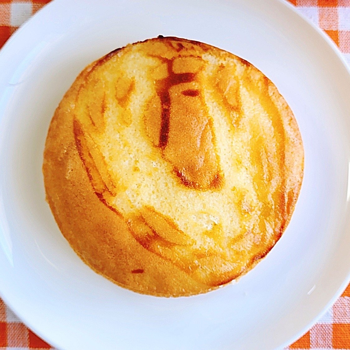 LAWSON(ローソン)のおすすめスイーツ「しっとり焼きチーズサンドケーキ」