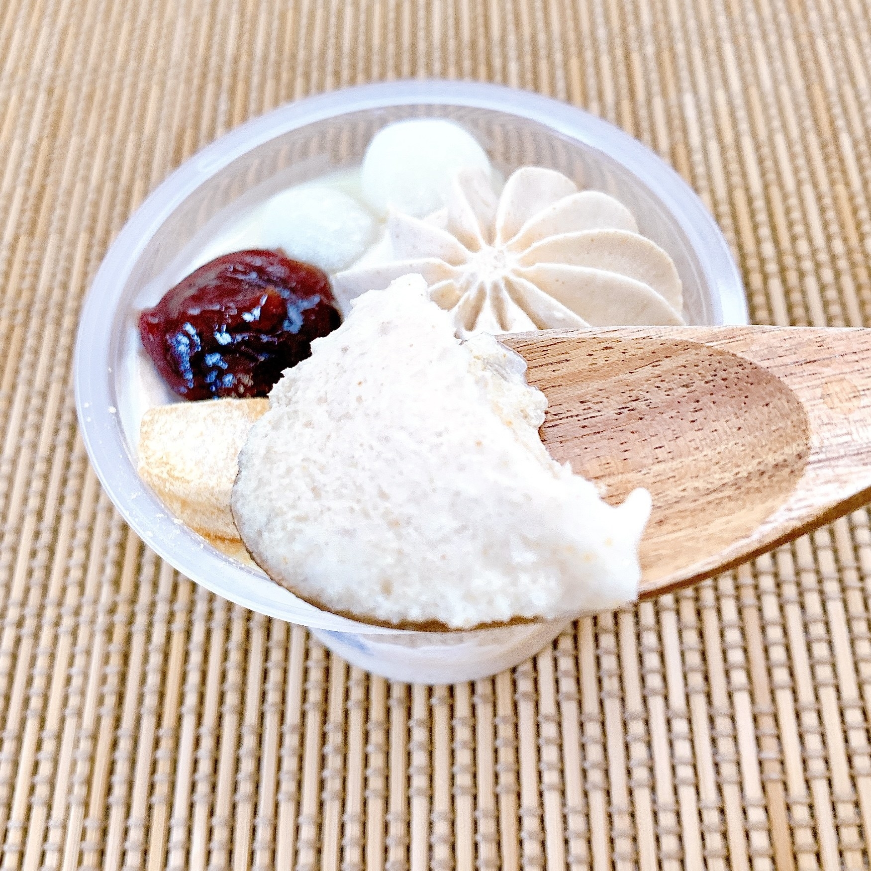 セブン-イレブンのおすすめのアイス「７プレミアム きなこわらび餅 大好きな白くま」