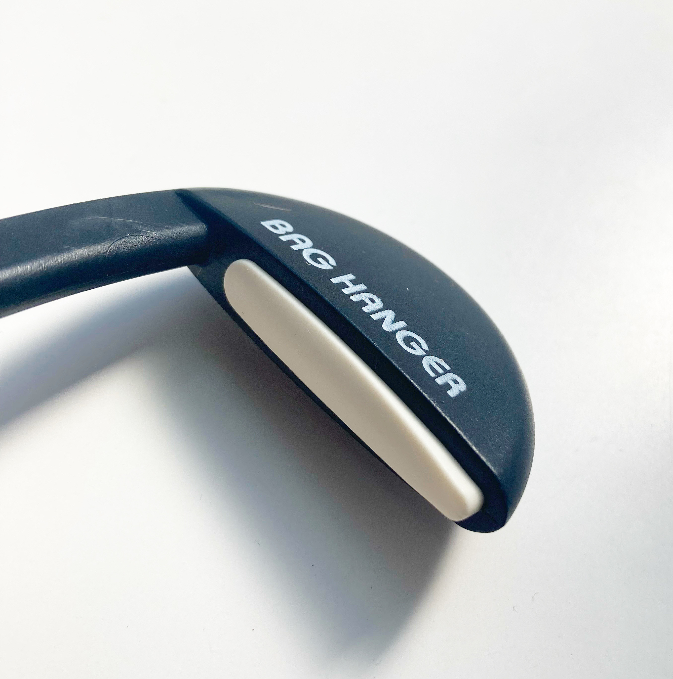 DAISO(ダイソー)の便利アイテム「テーブル用バッグハンガー」