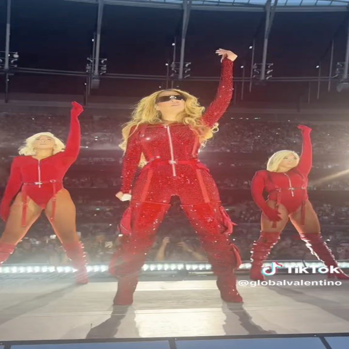 Beyoncé Gives Sunglasses To Fan After Security Squabble