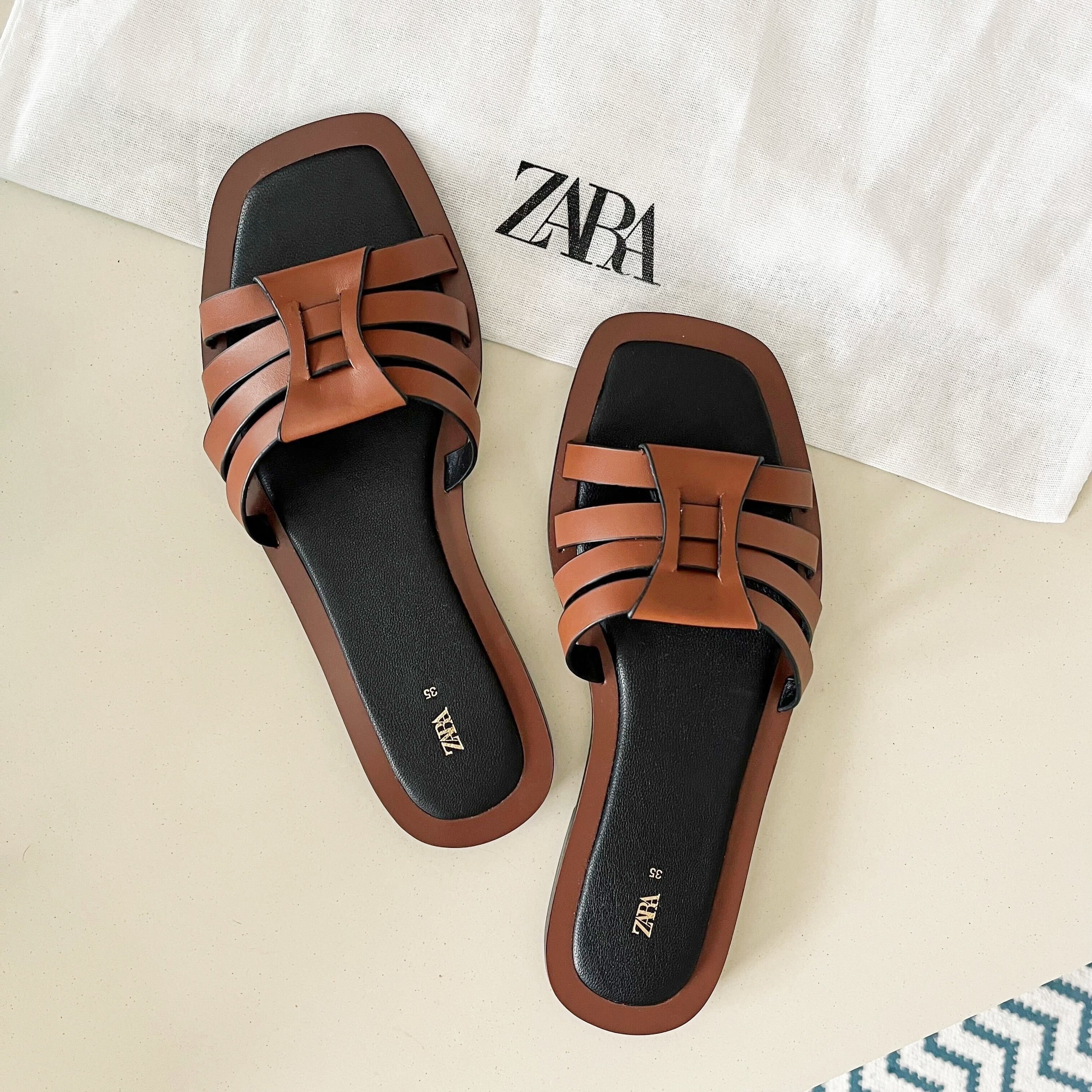 ZARA（ザラ）のオススメの靴「レザーサンダル」