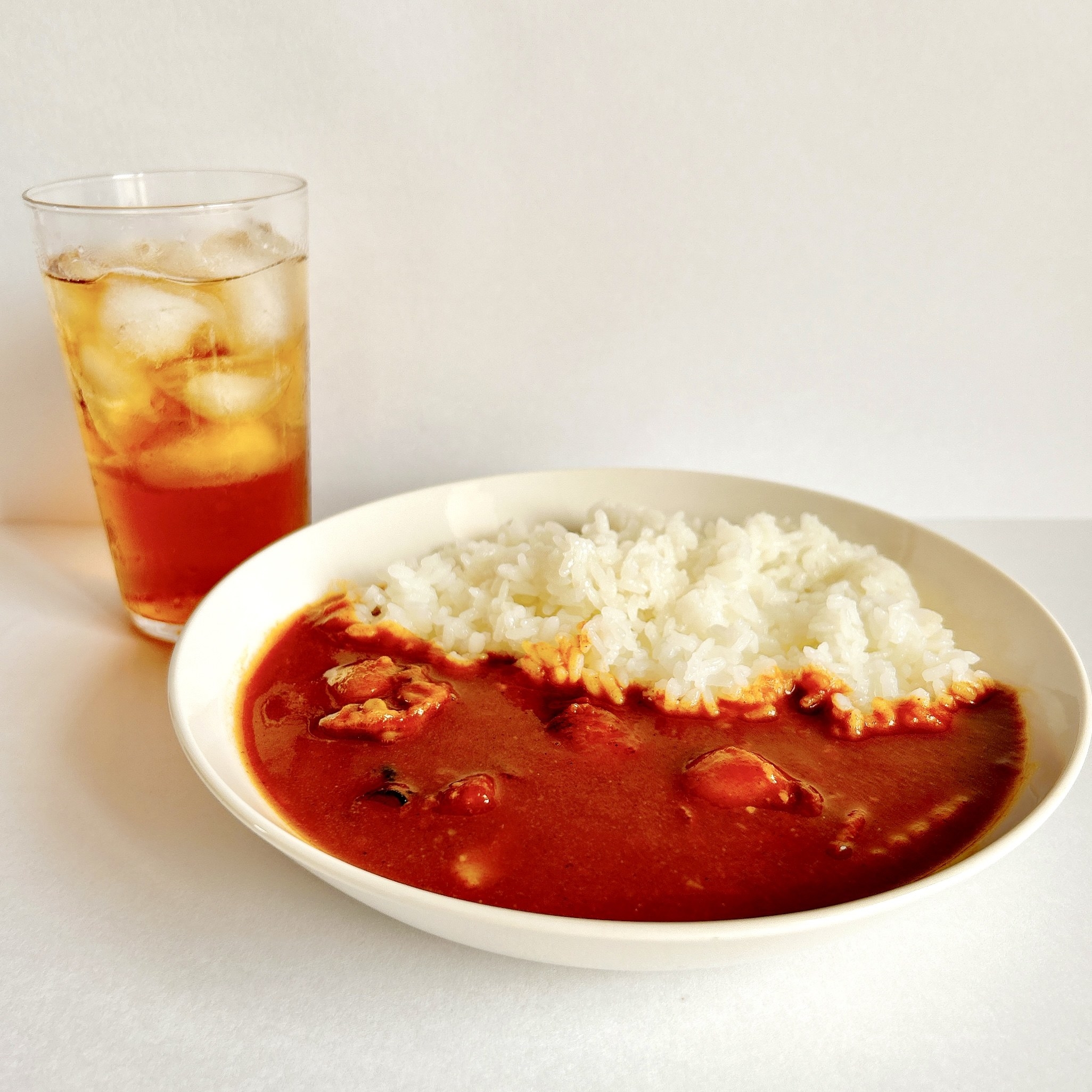 FamilyMart（ファミリーマート）のオススメのチルド惣菜「3種魚介の旨み特製シーフードカレー」