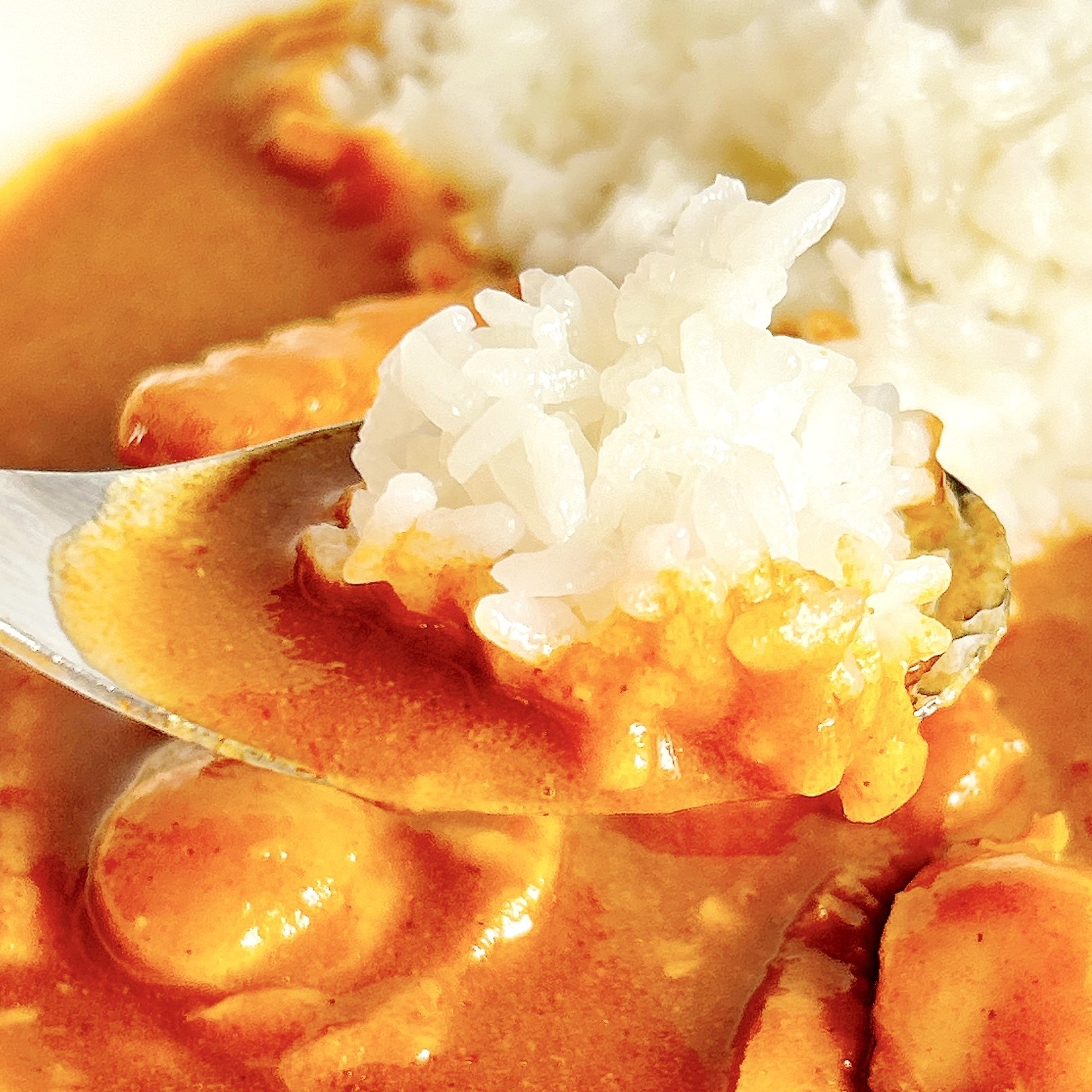 FamilyMart（ファミリーマート）のオススメのチルド惣菜「3種魚介の旨み特製シーフードカレー」