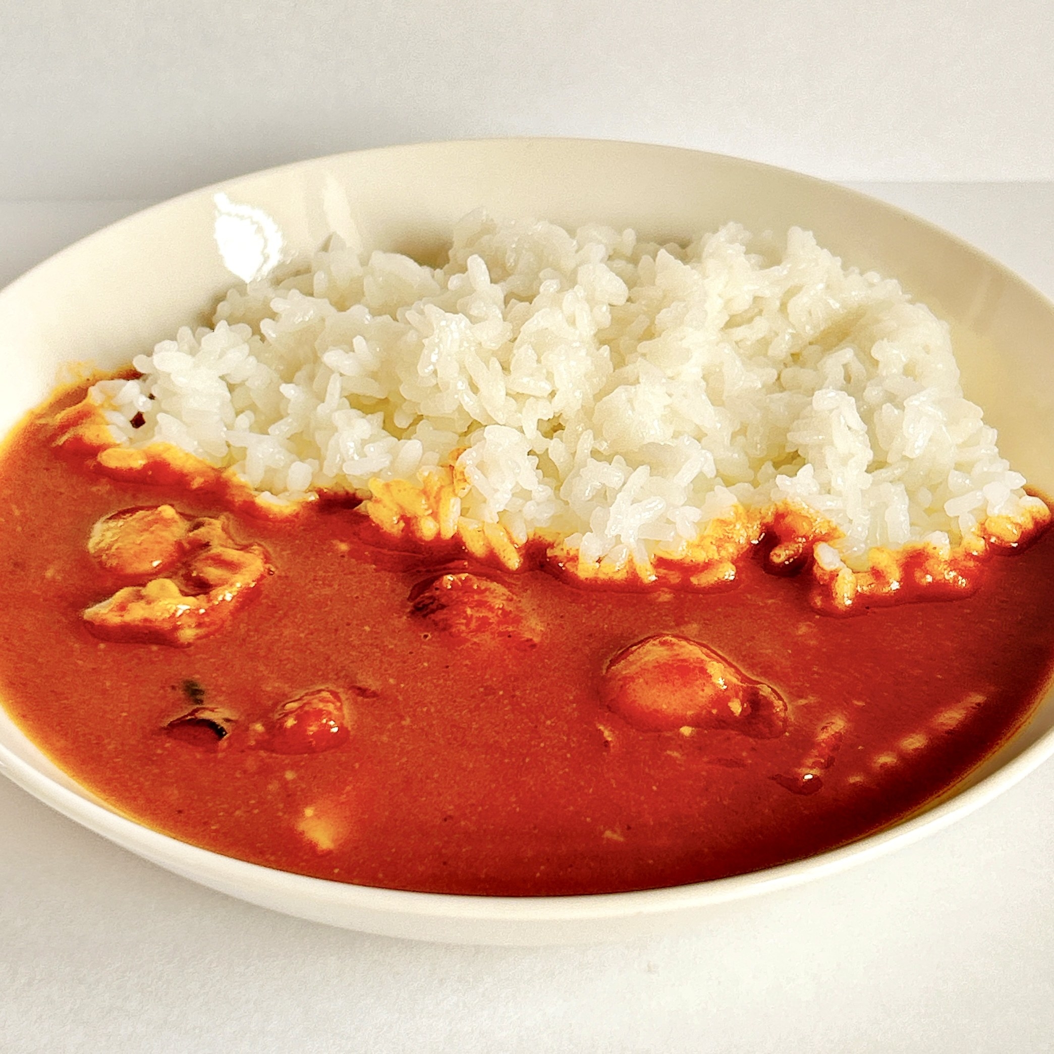 FamilyMart（ファミリーマート）のオススメのチルド惣菜「3種魚介の旨み特製シーフードカレー」