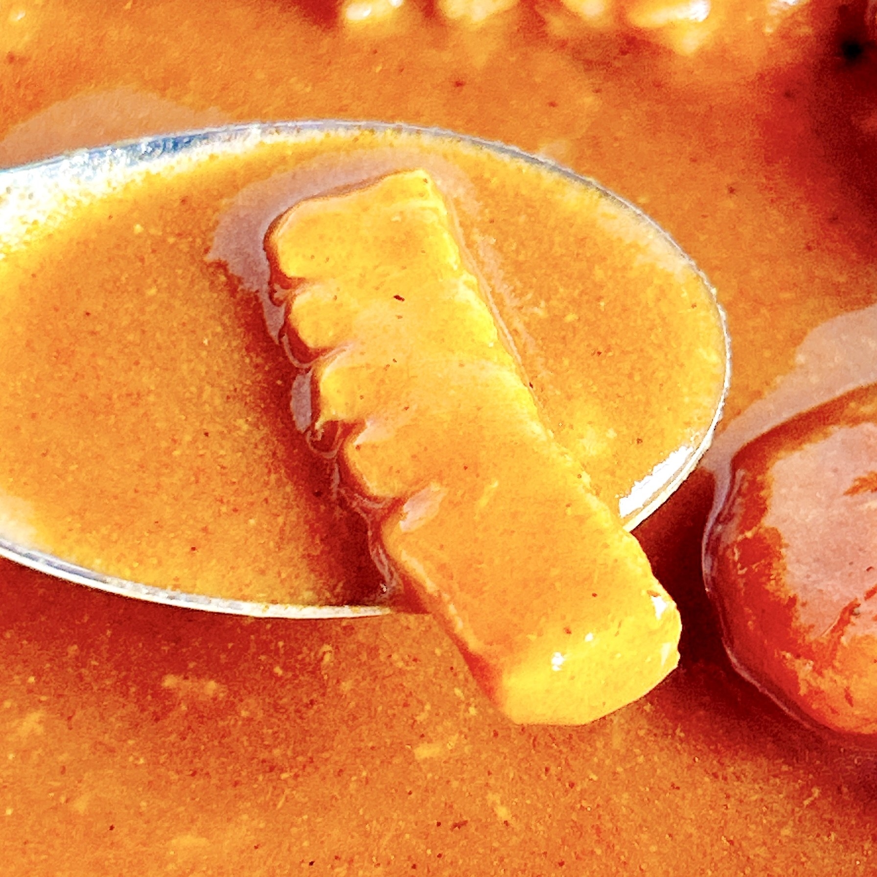 FamilyMart（ファミリーマート）のオススメのチルド惣菜「3種魚介の旨み特製シーフードカレー」